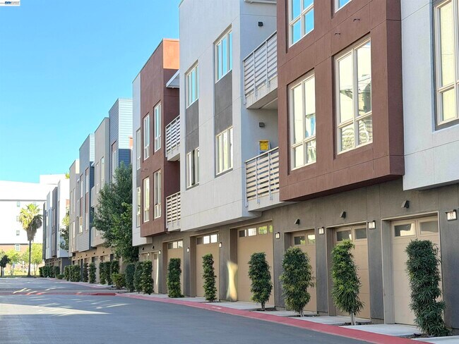 Building Photo - 1625 Delano St