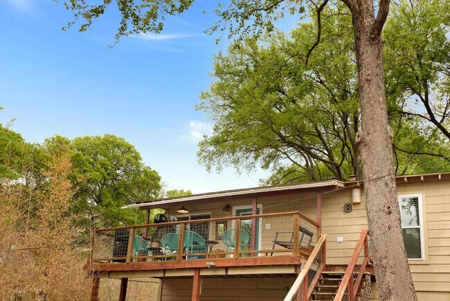 Building Photo - 2906 Westhill Dr