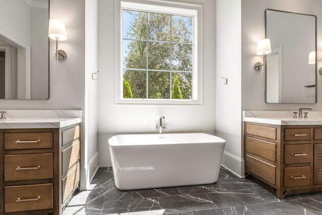 Building Photo - 8115 Devens Dr