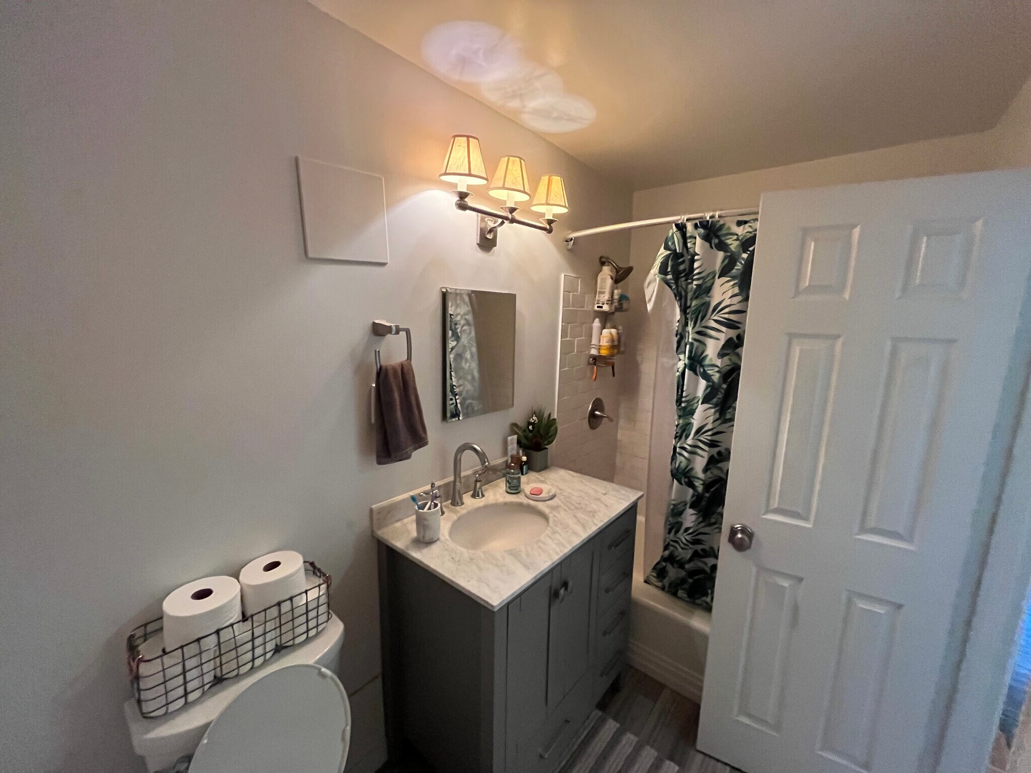 Secondary Bath - 4301 Massachusetts Ave NW