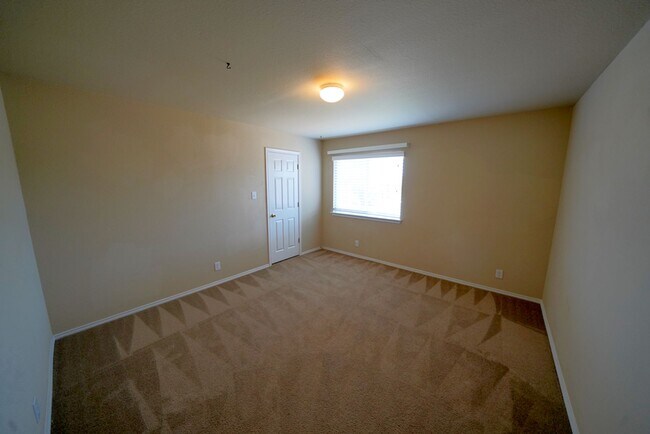 Building Photo - Spacious Home in Cibolo with 3 Car Garage! Realor Commission: $750