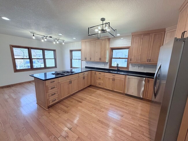 Building Photo - Fully Remodeled Luxury Home with Exceptional Space and Style!!