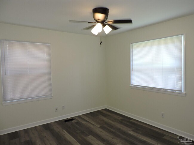 Building Photo - 3485 Rothschild Dr