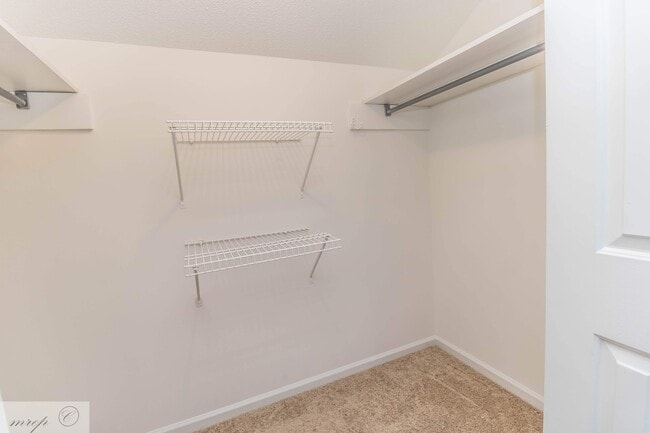 Building Photo - Spacious & Renovated Townhouse in Willow Run * Goldsboro