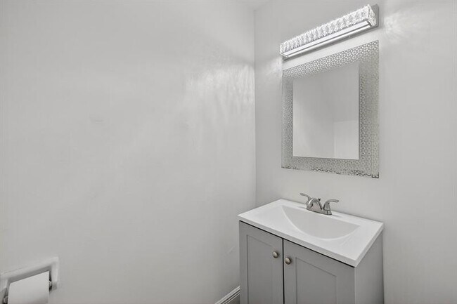 Building Photo - 7506 NW 75th St