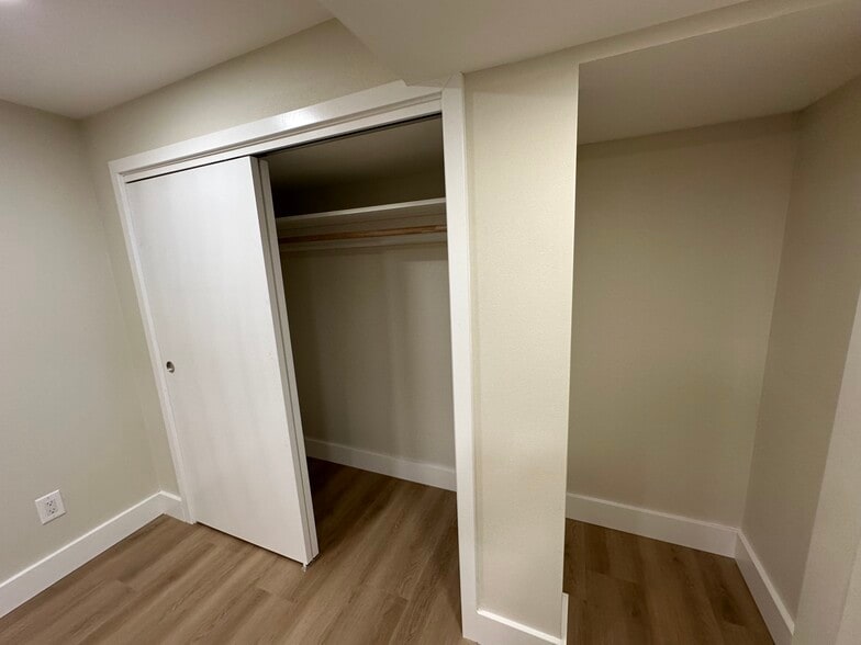 Building Photo - 2412 Columbia St SW