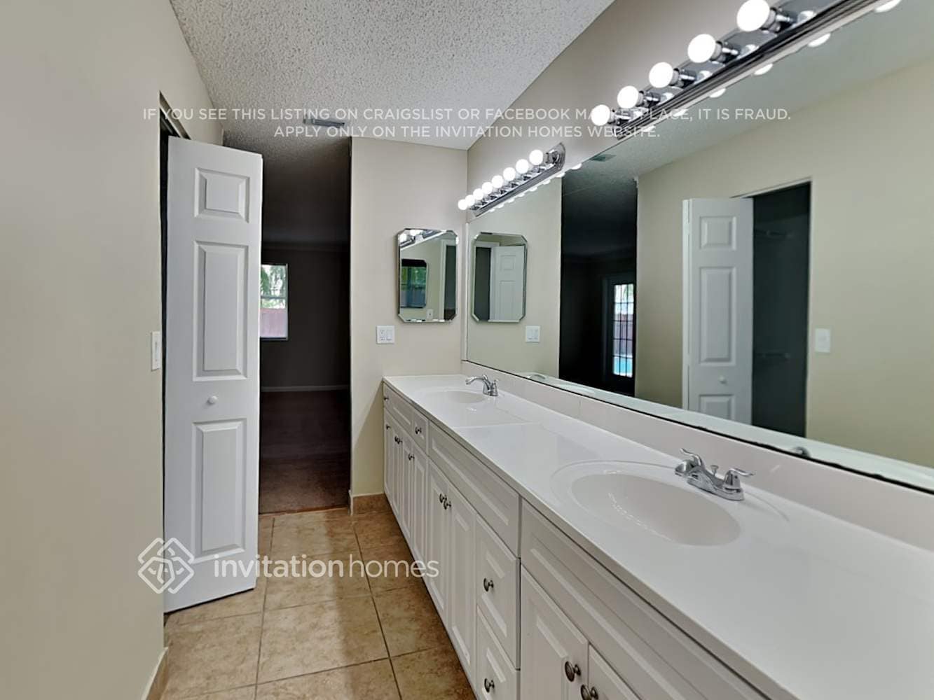 Building Photo - 15601 Lance Point Pl