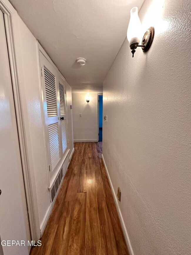 Building Photo - 1309 Lonewood Dr