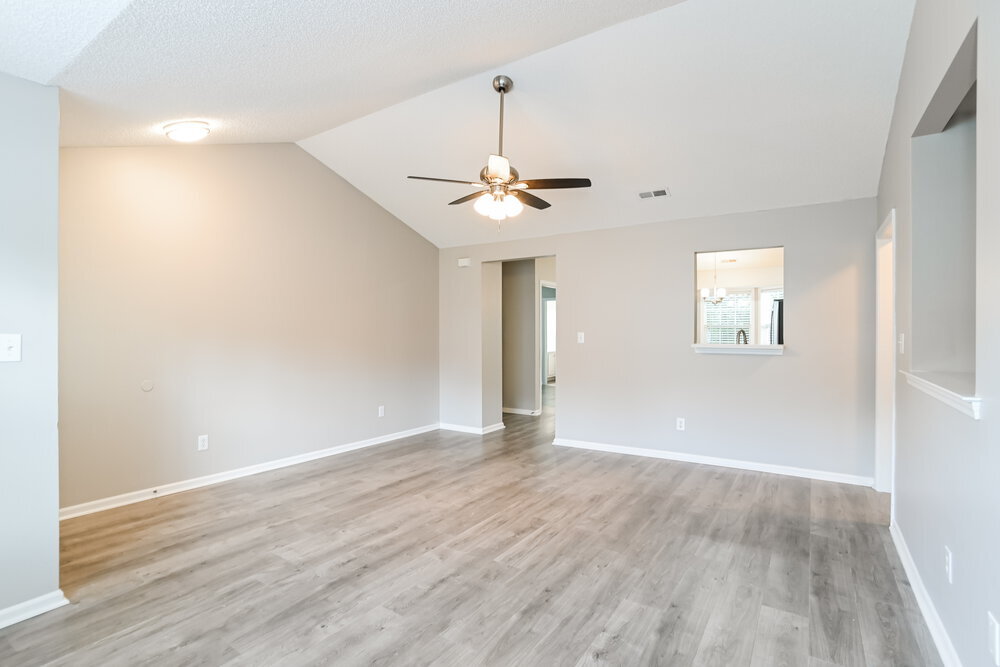 Building Photo - 3112 Queensdale Dr