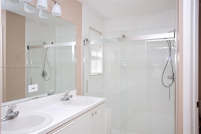 Building Photo - 4104 Pine Ridge Ln