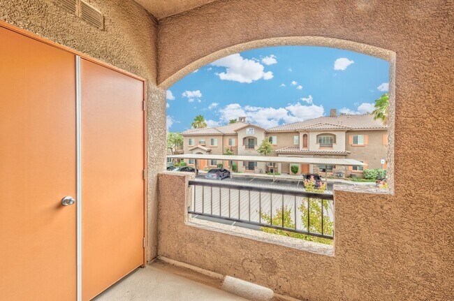 Building Photo - 7701 W Robindale Rd