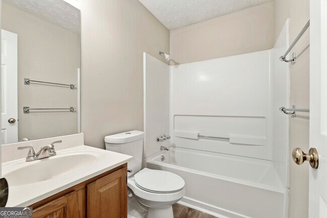 Building Photo - 518 Longwood Ln