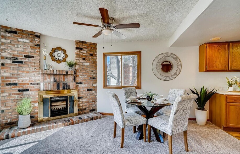 Dining area near kitchen (see updated flooring in picture 31) - 4226 S Granby St