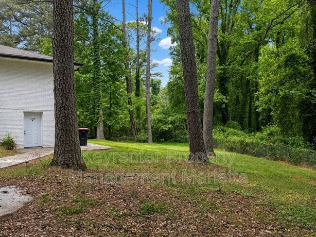 Building Photo - 1138 Gerald Pl SW