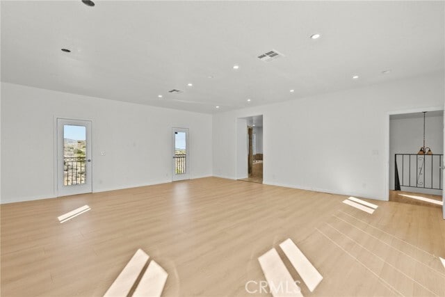 Building Photo - 1138 Lakeview Dr