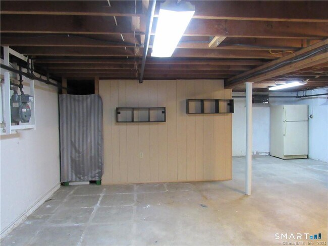 Building Photo - 36 Rochford Ave