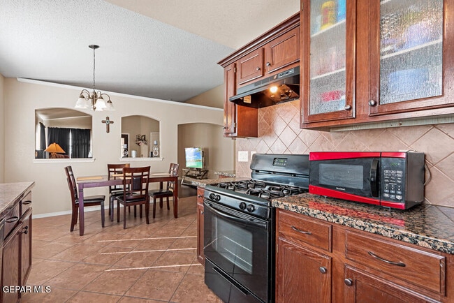 Building Photo - 14413 Desert Sage Dr