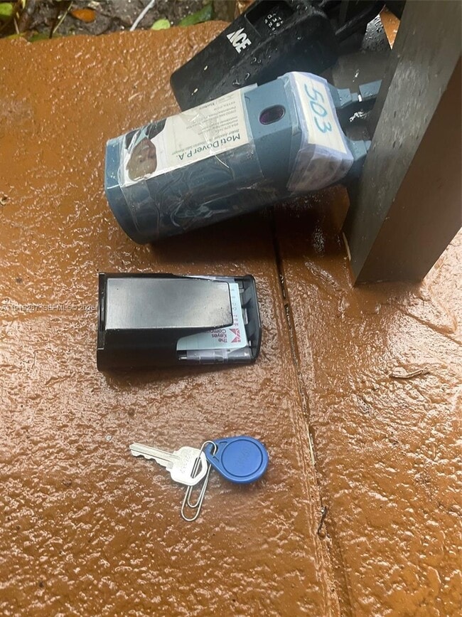 Building Photo - 2701 Riverside Dr