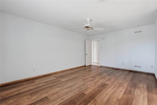 Building Photo - 6 Nottingham Cir