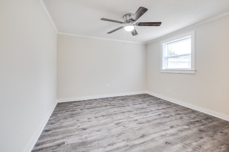 Building Photo - 105 Maple Cir