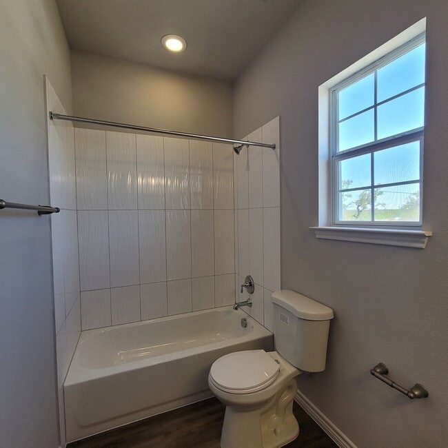 Building Photo - Townhome for rent