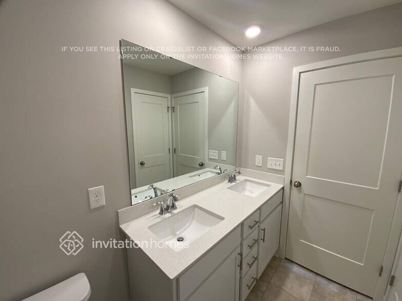 Building Photo - 1286 Upper 143rd Ct E