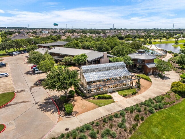 Building Photo - 6722 Waxbill Rd