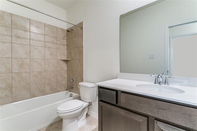 Building Photo - 2414 Klamath Dr