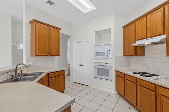Building Photo - 807 Cheyenne Dr