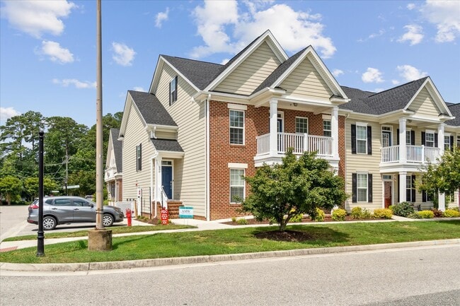 Primary Photo - 208 Laydon Way