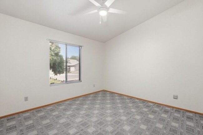 Building Photo - 8063 S New Abbey Dr