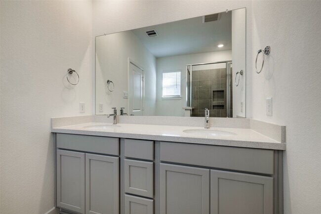 Building Photo - 9711 Westminster Mnr Dr