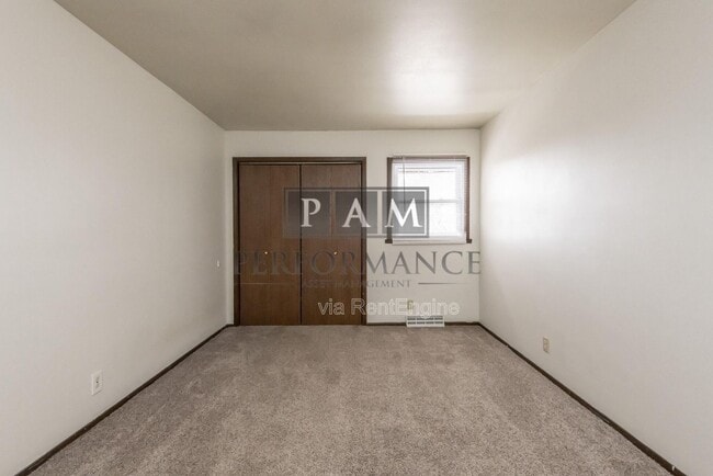 Building Photo - 21225 Mary Lynn Dr