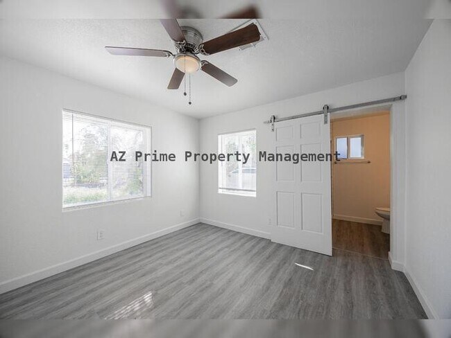 Building Photo - 2646 E Willetta St