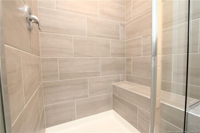 Building Photo - 510 Light Oak Wy