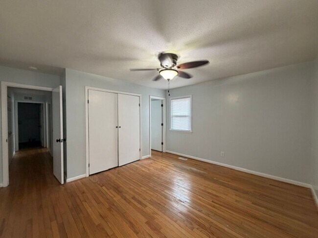 Building Photo - 434 Crystal Dr