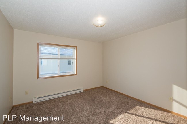 Building Photo - 3 br, 2 bath Apartment - 3577 13th Ave N