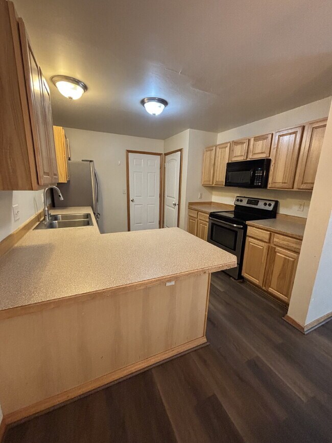 Building Photo - Charming 3-Bedroom  2.5 Bath retreat in Be...