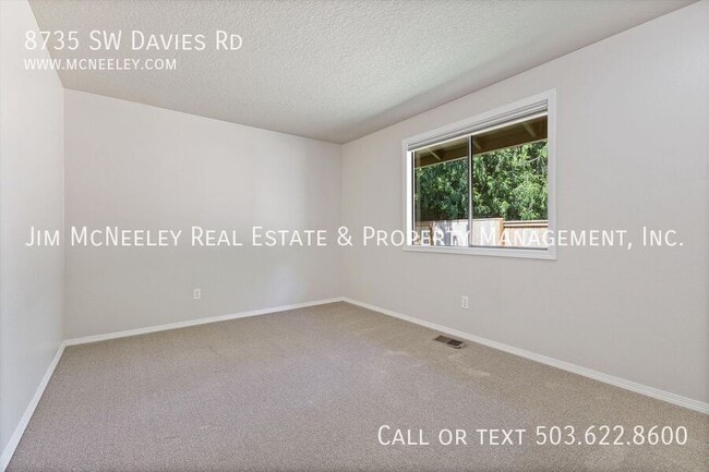 Building Photo - 8735 SW Davies Rd