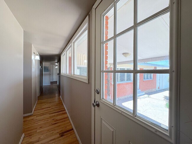 Building Photo - Northeast El Paso 3 bed/2bath in Mountain Park Neighborhood!