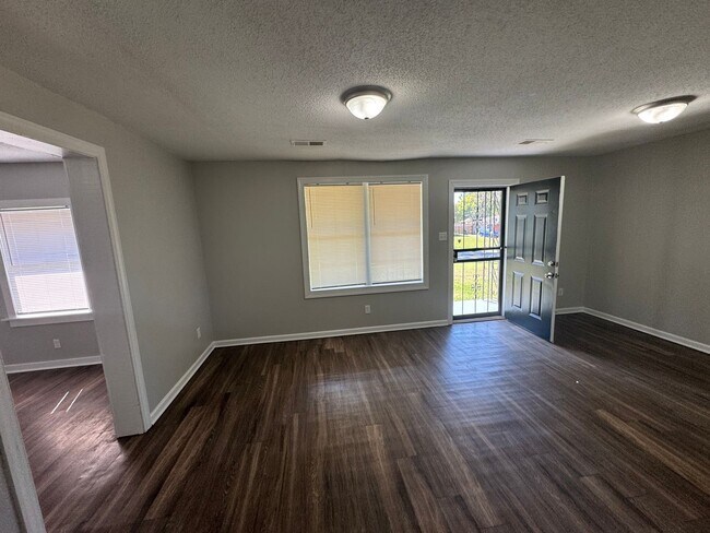 Building Photo - 4628 Windward Dr