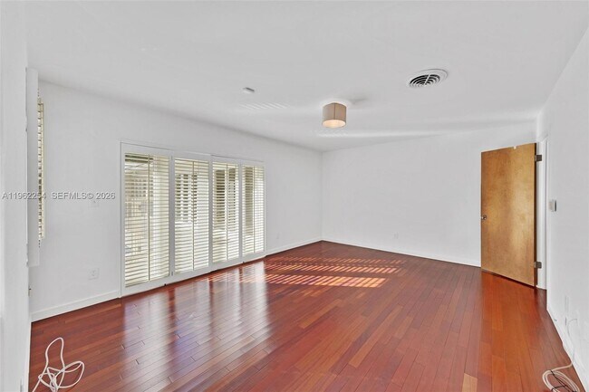 Building Photo - 6630 SW 102nd St