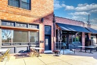 Building Photo - CONDO ON THE HILL 3 BED 1 BATH - Hardwood Floors & Renovated Luxury Kitchen