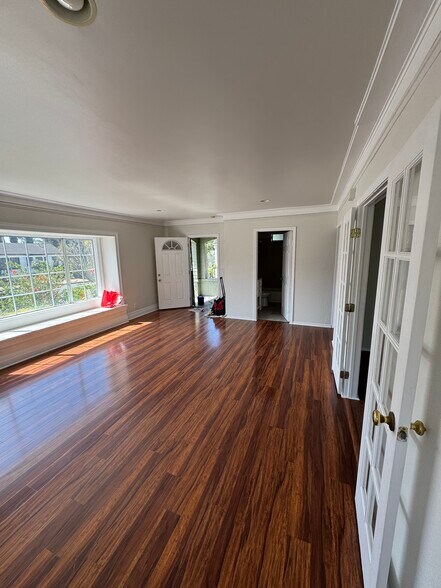 Building Photo - 4037 W 23rd St