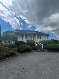 Building Photo - Beautiful 3 Bedroom house in Fishersville ...