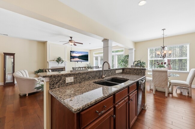 Building Photo - 4008 La Crema Dr