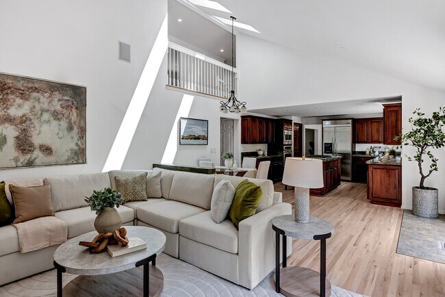 Building Photo - Luxurious 4-Bedroom Family Home Minutes Aw...