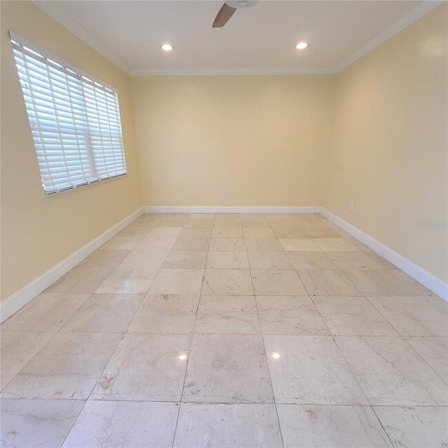 Building Photo - 3904 W Euclid Ave