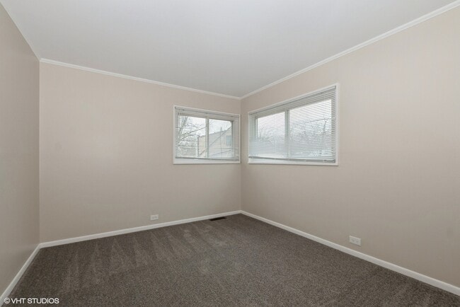Building Photo - 363 Winnebago St