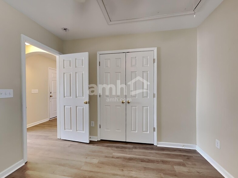 Building Photo - 411 Pine Hill Ln